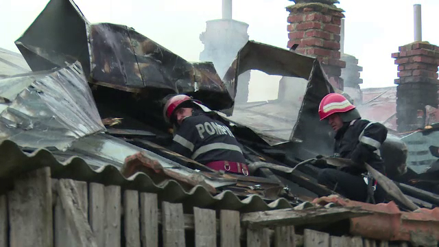 Explozie, urmată de un incendiu în Dâmbovița: un mort și un rănit