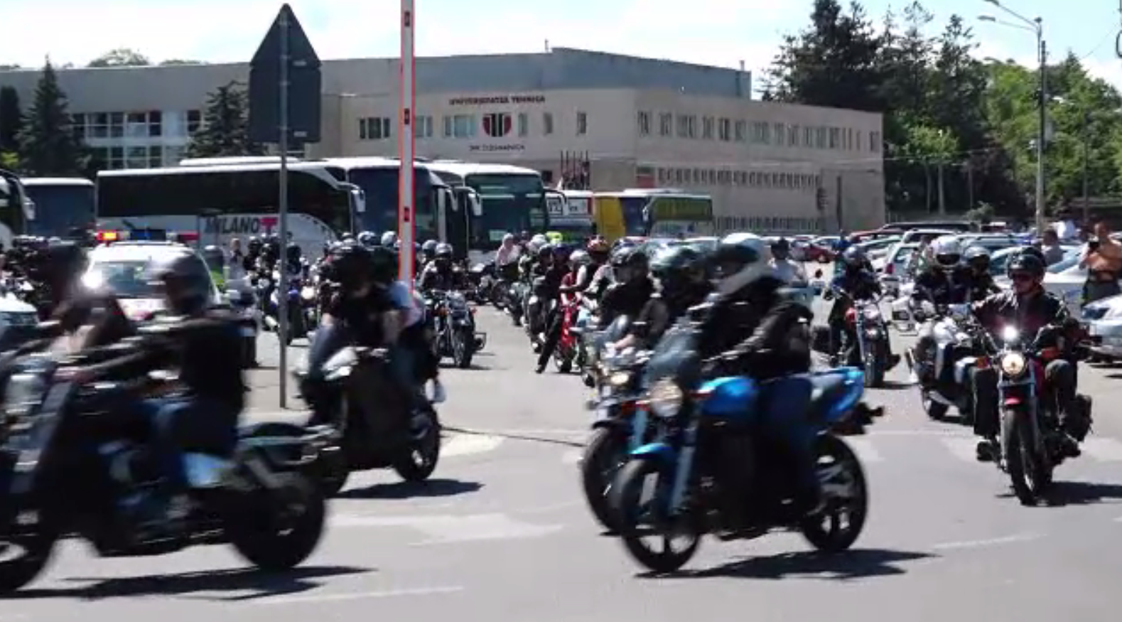 Sute de motocicliști au împânzit străzile din Cluj-Napoca. ”Existăm și noi pe șosele”