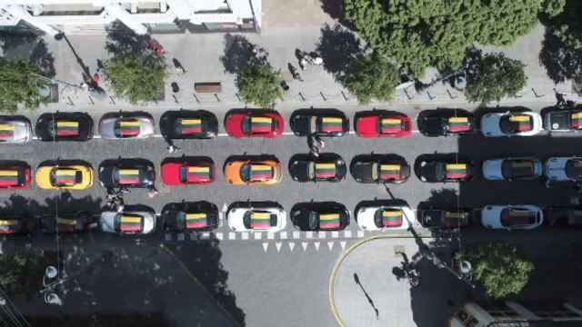 Țara unde centenarul independenței a fost omagiat cu o paradă a 100 de mașini Porsche