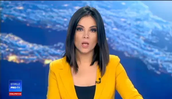 Și-a parcat mașina sub Poarta Sărutului. Explicația surprinzătoare a șoferului