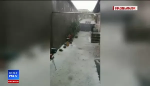 Festivalul Ţuicii din Argeş, compromis de grindină.