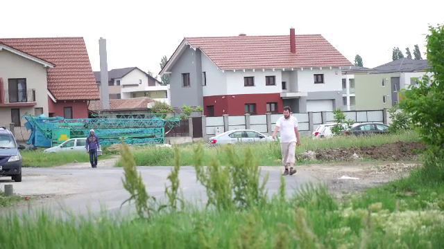 Locuitorii uneia din cele mai bogate comune din România se plâng că nu au apă. Cum justifică primăria lipsurile