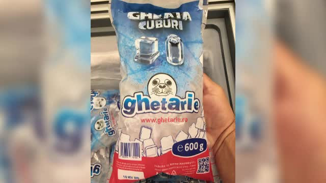 Scandalul cuburilor de gheață cu bacterii din fecale ia amploare. Un nou focar în România