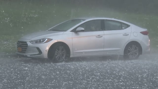 Pagubele cauzate de o furtună violentă care a lovit Coasta de Est a SUA