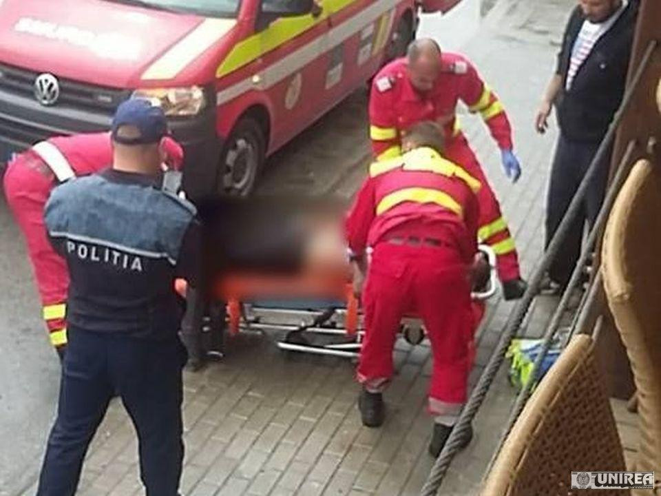 Bărbat înjunghiat mortal în plină stradă, în Sebeș. Atacatorul s-a predat poliției