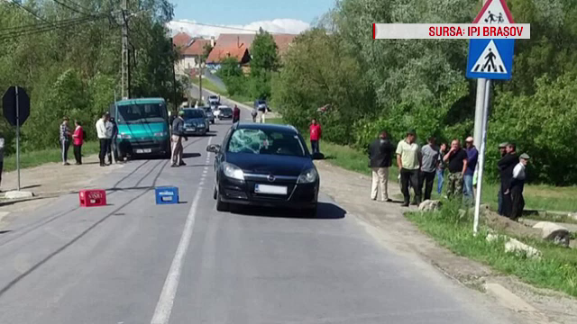 Mamă cu fetiță de 11 luni în brațe, spulberată de o mașină pe trecere. Reacția șoferiței