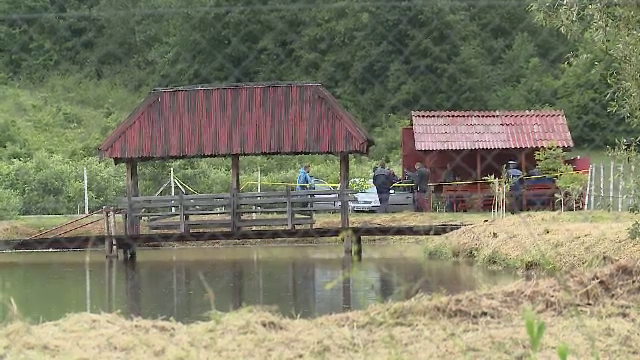 Preot din Arad, găsit împușcat în cap pe terenul unei pescării deţinute de familia sa