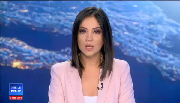 Incendiu puternic pe platforma unei foste rafinării de la marginea oraşului Ploieşti