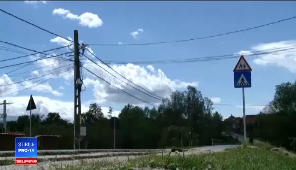 Mamă cu fetiță de 11 luni în brațe, spulberată de o mașină pe trecere. Reacția șoferiței