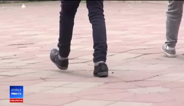 Zeci de persoane, la spital cu toxiinfecţie după ce au mâncat de la un fast-food