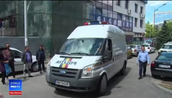 Două infirmiere şi o îngrijitoare de la Spitalul Judeţean Argeş, reţinute pentru luare de mită