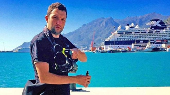 Un bărbat a murit după ce i-a explodat țigara electronică și fragmente i-au intrat în craniu