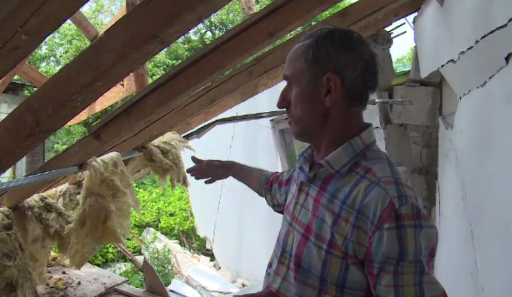 Rămași fără case, nu au primit despăgubiri de la firma de asigurări