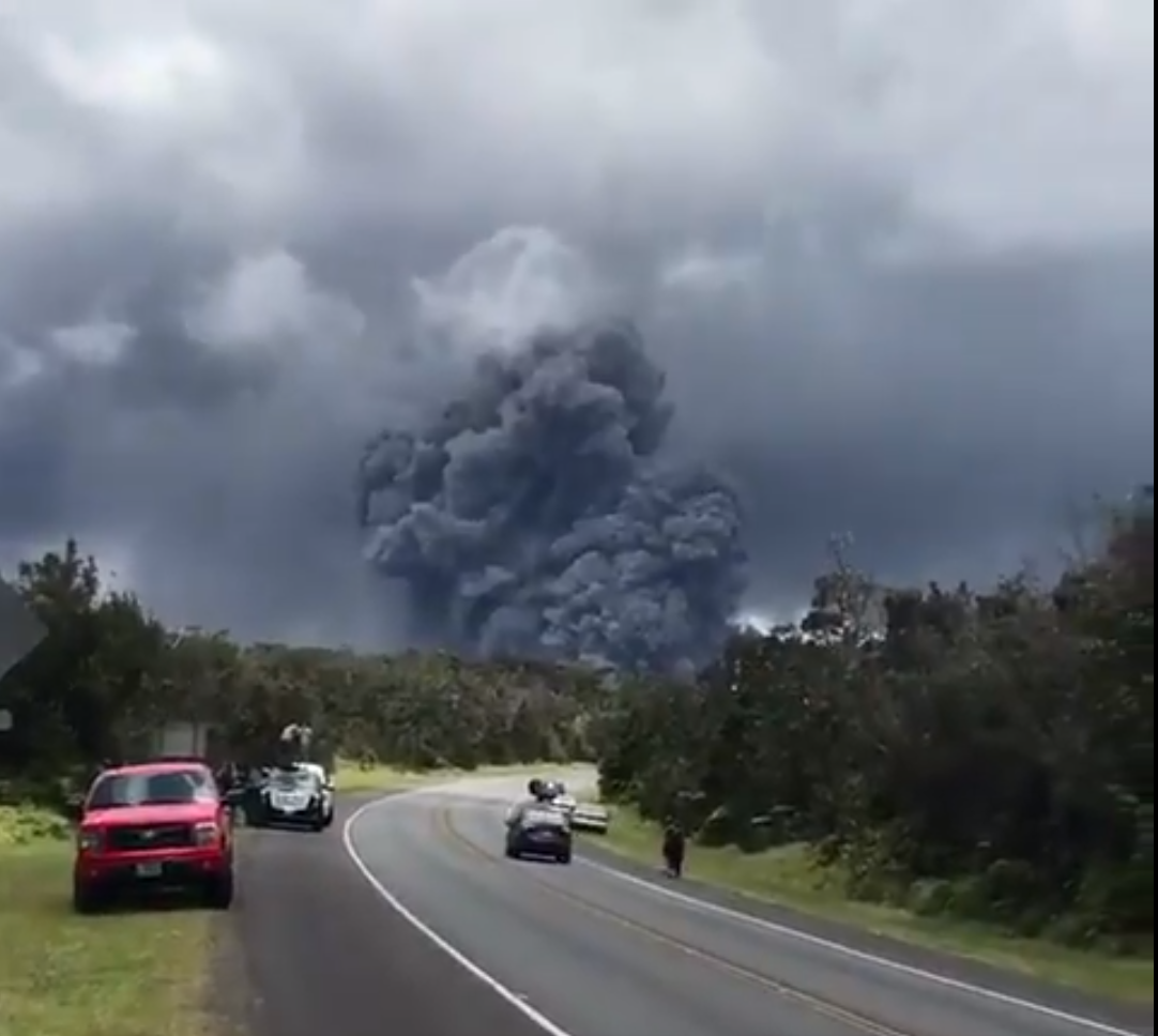 Vulcanul Kilauea din Hawaii a erupt. Norul de cenușă s-a ridicat la peste 9.000 de metri