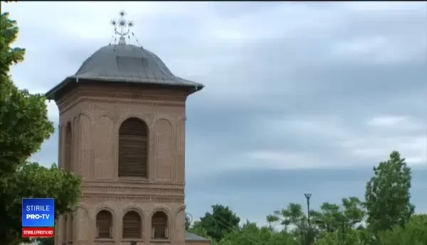 Fostul Principe Nicolae și soția sa, prezenți la slujba de Înălţarea Domnului de la Catedrala Patriarhală