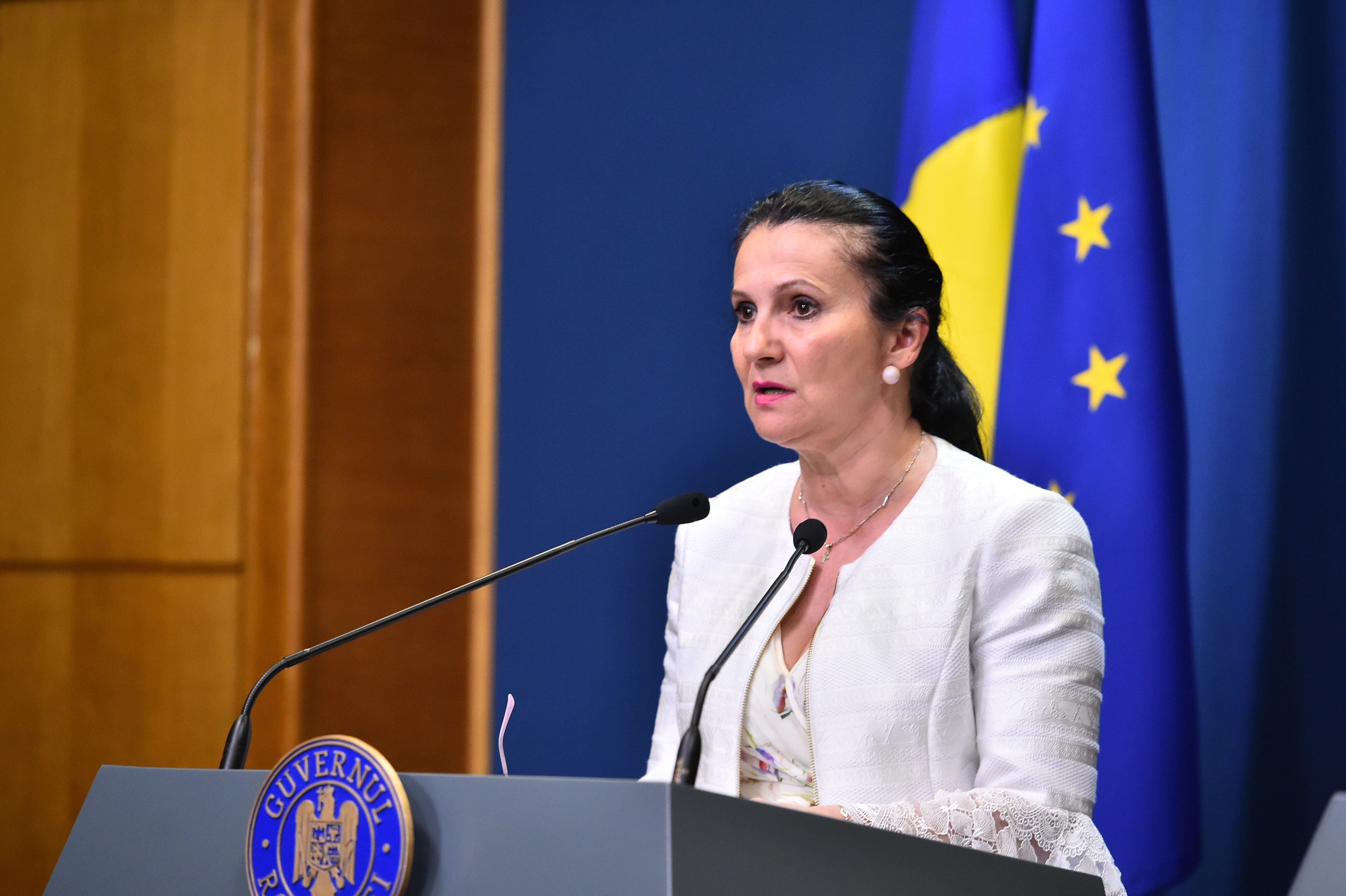 Ministrul Sănătăţii: ”Eu cred în Viorica Dăncilă. Ştiu că nu îşi trădează ţara. Dimpotrivă”