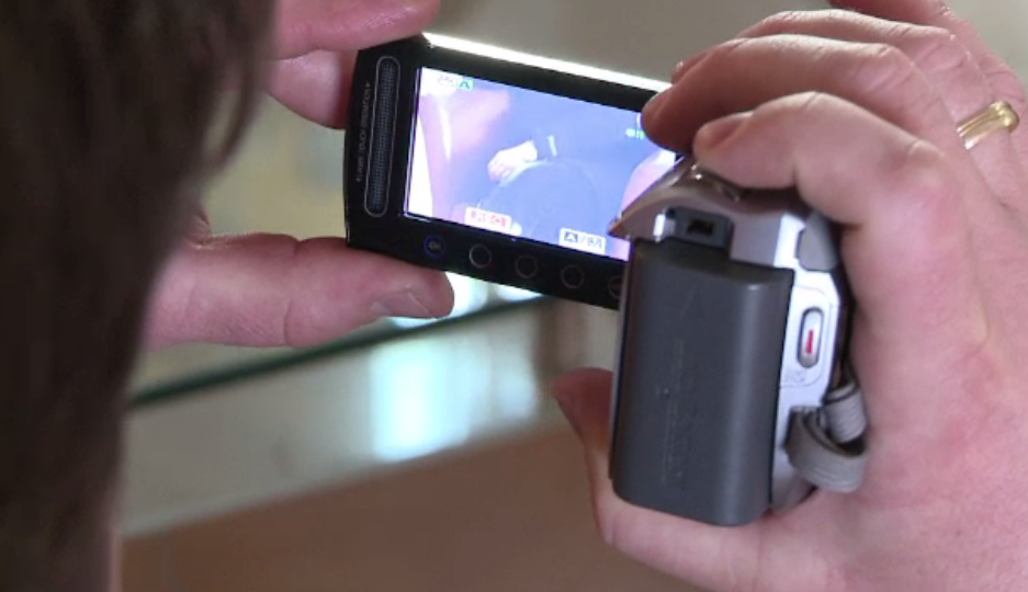 Un bărbat din Covasna și-ar fi violat fratele vitreg, în vârstă de 17 ani, și ar fi înregistrat totul