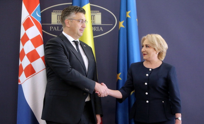 ”Make a photo?”. Viorica Dăncilă, 4 gafe în câteva minute la întâlnirea cu omologul croat