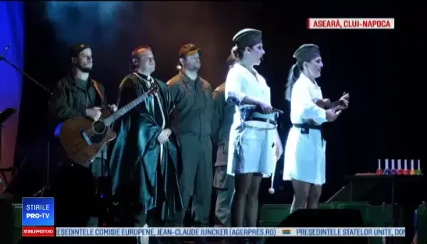 Zilele Clujului. 1000 de persoane, în ploaie pentru o piesă de teatru în aer liber