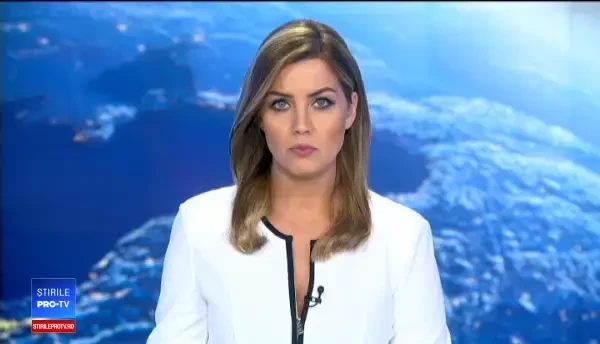 Sicriul cu trupul regizorului Lucian Pintilie, depus la Teatrul Bulandra