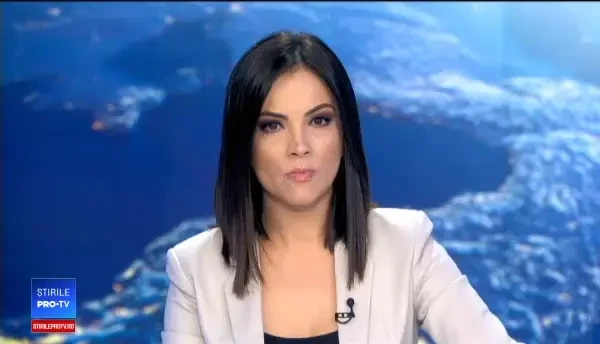 Elevă, bătută de profesor până a făcut pe ea. Dascălul a recunoscut totul