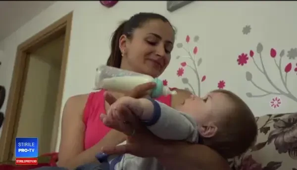 Numărul asistenților maternali, în creștere, ”De la 14 ani mi-am crescut sora”