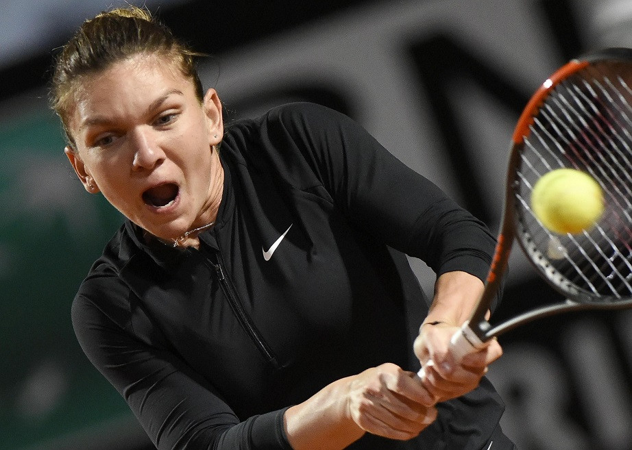 Simona Halep rămâne numărul 1 mondial, după ce a învins-o în 2 seturi pe Caroline Garcia