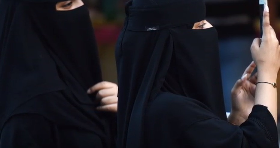 O activistă pentru dreptul femeilor de a conduce vehicule, arestată în Arabia Saudită