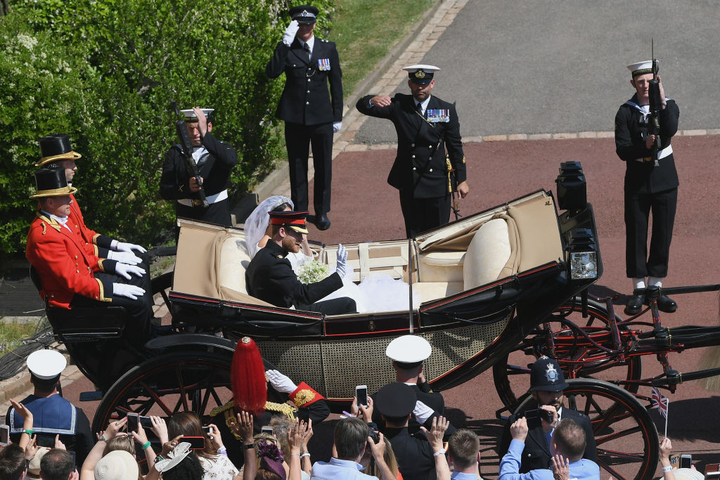 nunta regala, plimbare cu caleasca