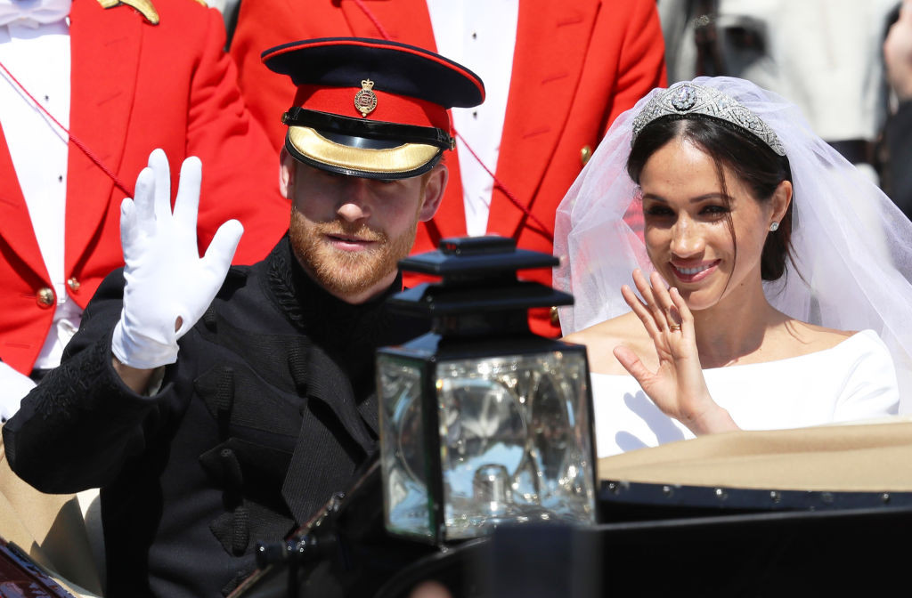 Harry si Meghan in caleasca
