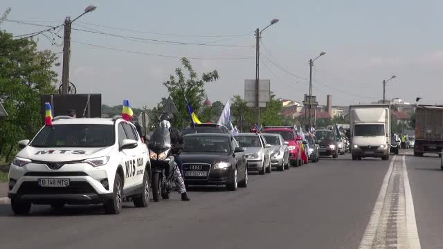 250 de mașini, în marș de la Iași la București. ”Moldova vrea autostradă”. VIDEO