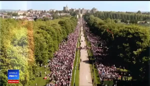 Nunta regală în imagini. Sosirea la capelă, primul sărut și plimbarea cu caleașca