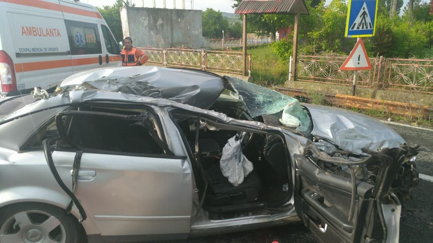 Accident grav în judeţul Constanţa. Un tânăr a murit, iar prietena lui e rănită