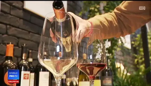 Vinurile extreme, apreciate și produse și în România. ”Reușesc să lase cu gura cască jurații”