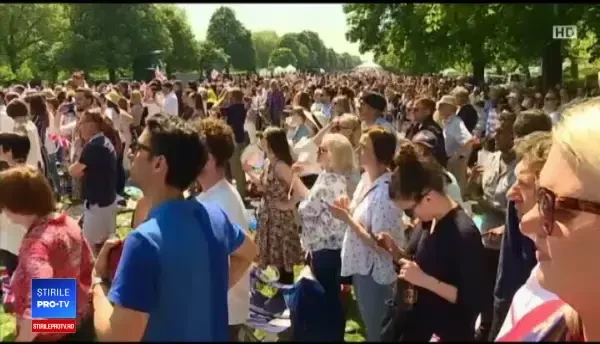 Invitații de pe peluza castelului Windsor au comandat mii de pizza, în timpul recepției regale