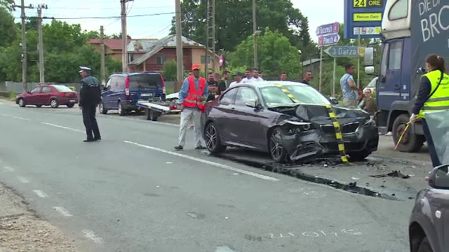 Accident cu 3 mașini la Crevedia. O femeie a ajuns la spital
