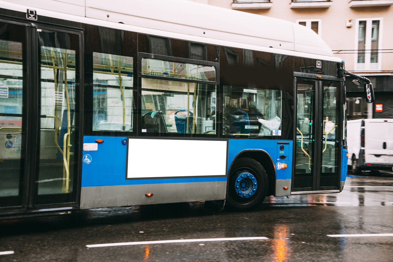 Adolescent autist, dat jos din autobuz fiindcă “nu arată ca și când ar avea dizabilități”