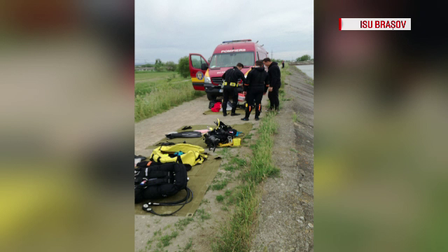 Tânăr dispărut în apele lacului Viștea de Jos, căutat de pompieri și scafandri