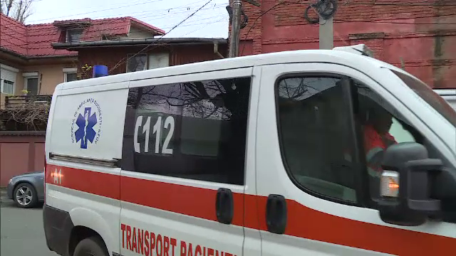 Altercaţie între elevi pe un teren de fotbal din Craiova. Un băiat de 17 ani, la spital