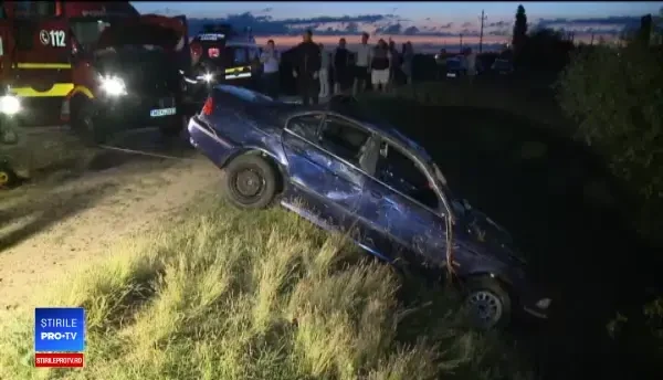 Două tinere din Arad au murit, după ce au plonjat cu mașina într-un lac