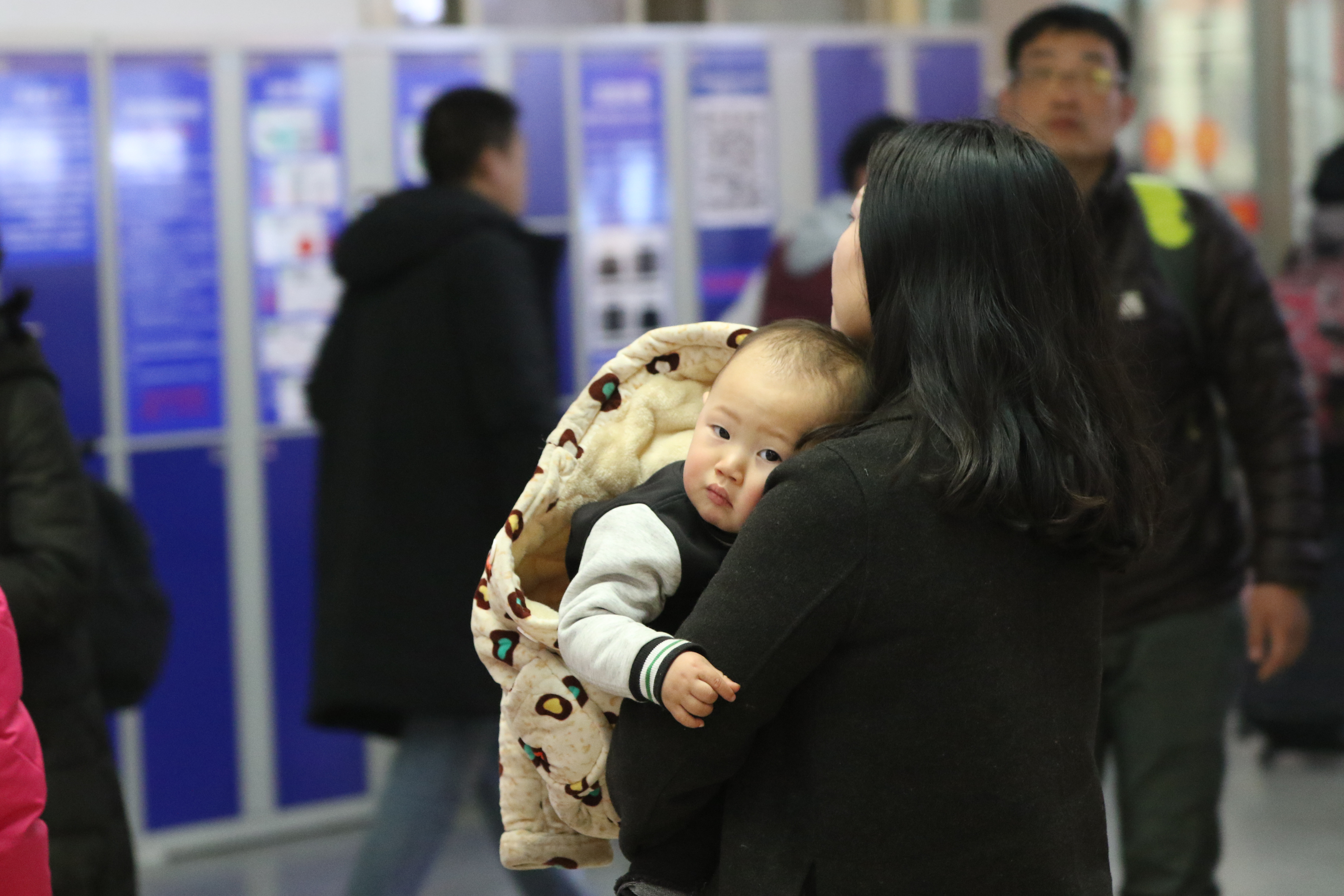 China ar intenționa să elimine definitiv politicile care limitează numărul de copii într-o familie