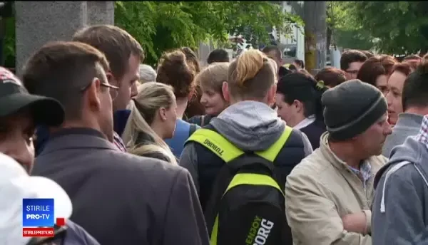 A început sezonul cozilor la Serviciul pentru Pașapoarte. ”Startul” s-a dat la 3 dimineața