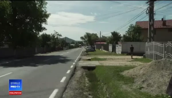 Doi copii în comă şi un al treilea cu traumatisme grave, în urma unui grav accident, la Măneciu, Prahova