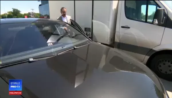 Povestea lui Alex, tânărul care îi duce gratuit la spital pe bolnavii care nu pot plăti o mașină