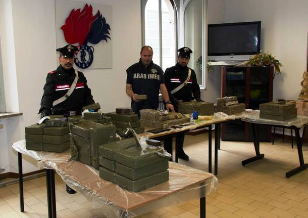 Şofer român de TIR, prins în Italia cu o încărcătură uriaşă de droguri