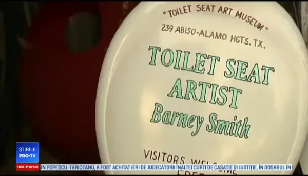 Un fost preot a strâns peste 1.300 de capace de WC.