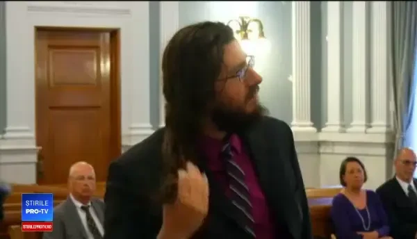 Bărbat obligat de instanță să se mute din casa părinților, după ce i-a scos din sărite