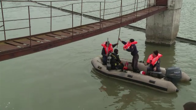 Un tânăr de 18 ani a fost găsit mort într-un lac din Buzău