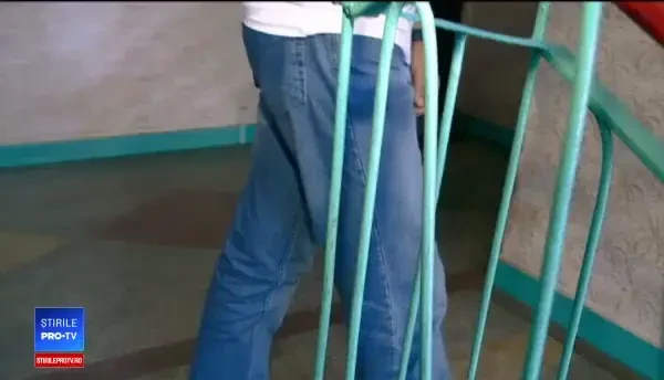 Un bărbat se zbate între viață și moarte după ce a fost tâlhărit și bătut în propria casă