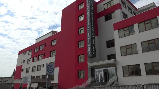 Noul spital din Fălticeni ar putea fi gata, după 27 de ani de lucrări. Nu sunt bani şi pentru dotări